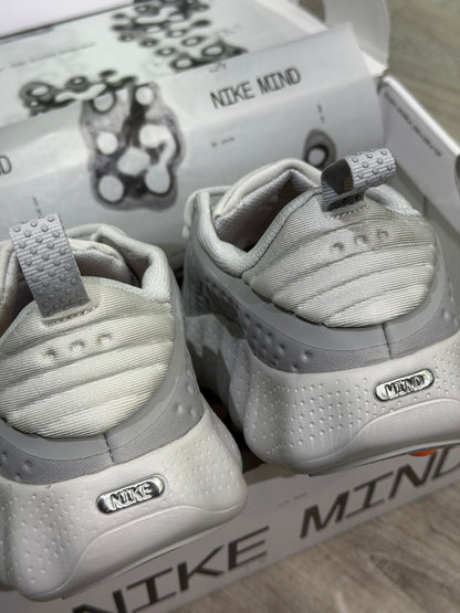 Nike Mind 002