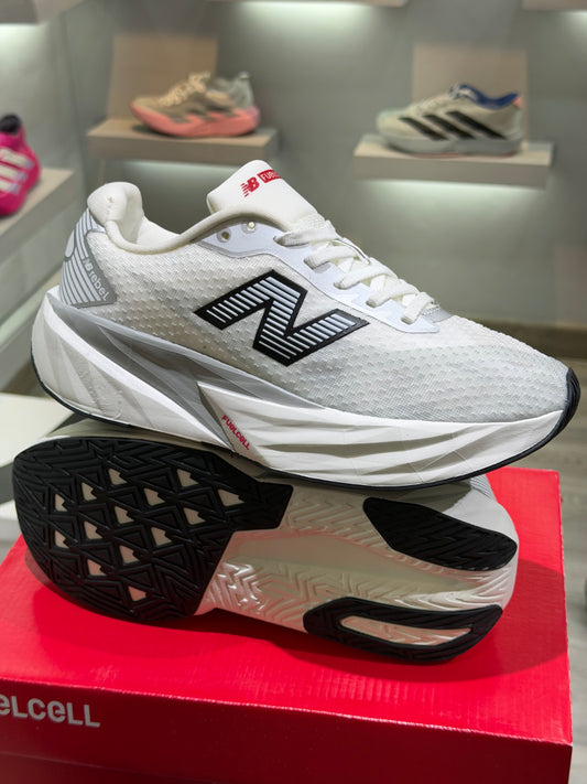 NEW BALANCE REBEL V5