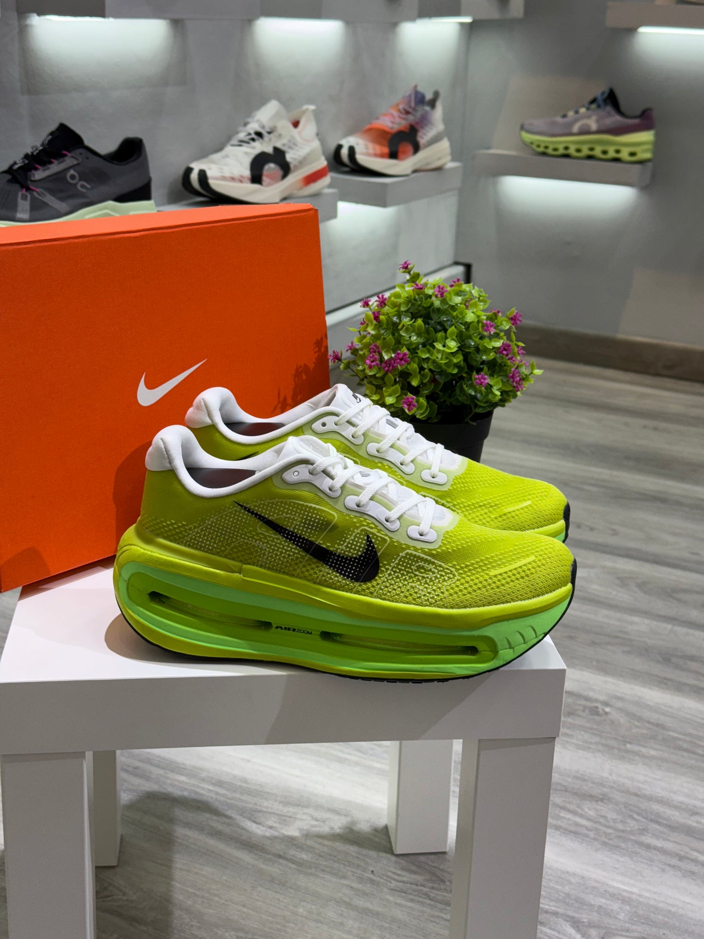 Nike Vomero PREMIUM