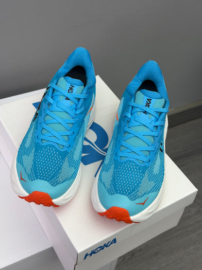 HOKA CHALLENGER 8
