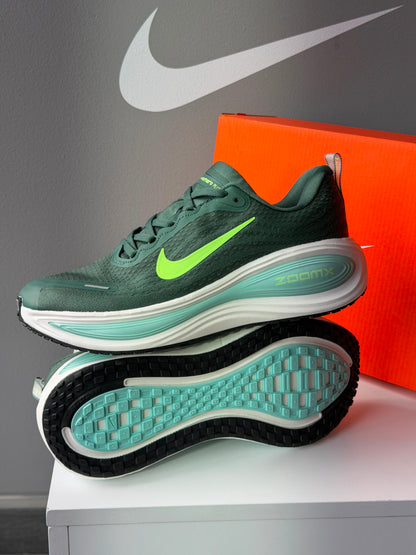 NIKE VOMERO PLUS