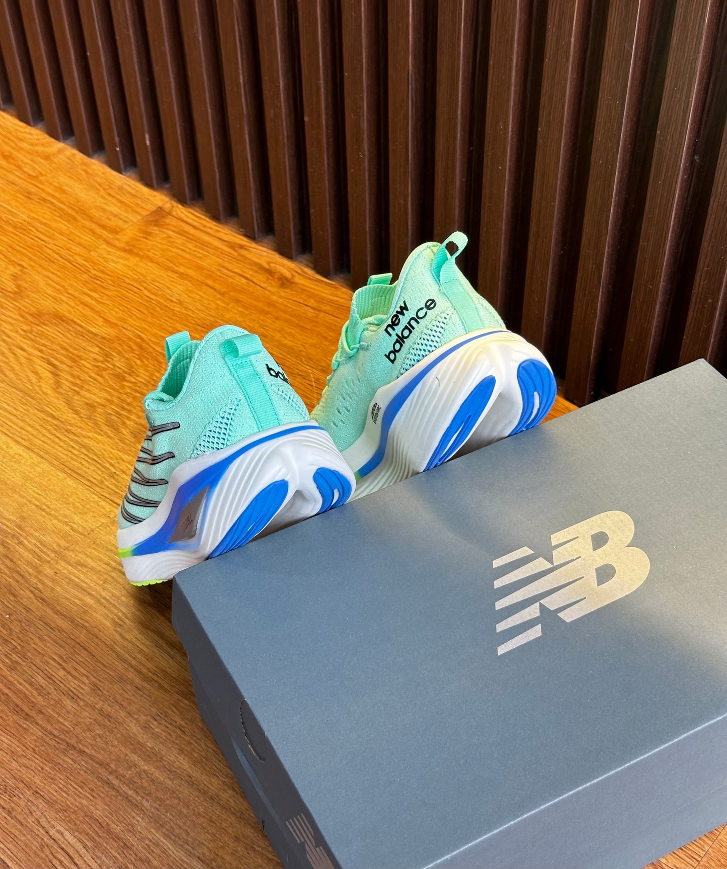 New balance élite V3