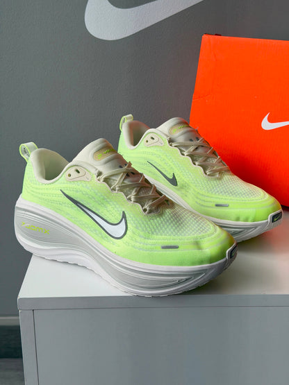 NIKE VOMERO PLUS