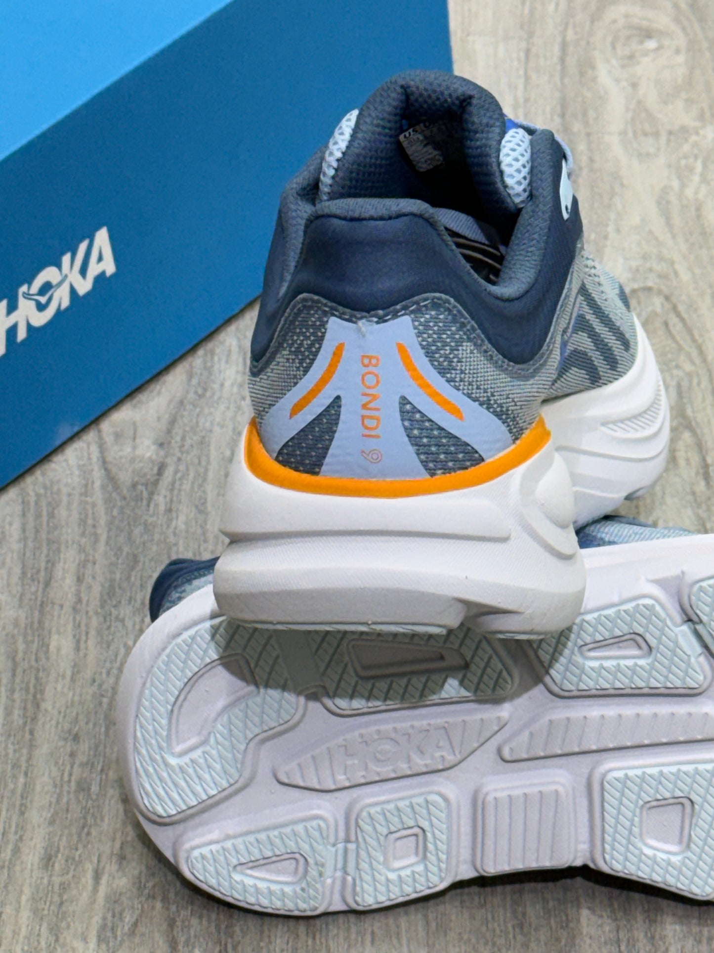 HOKA BONDI 9