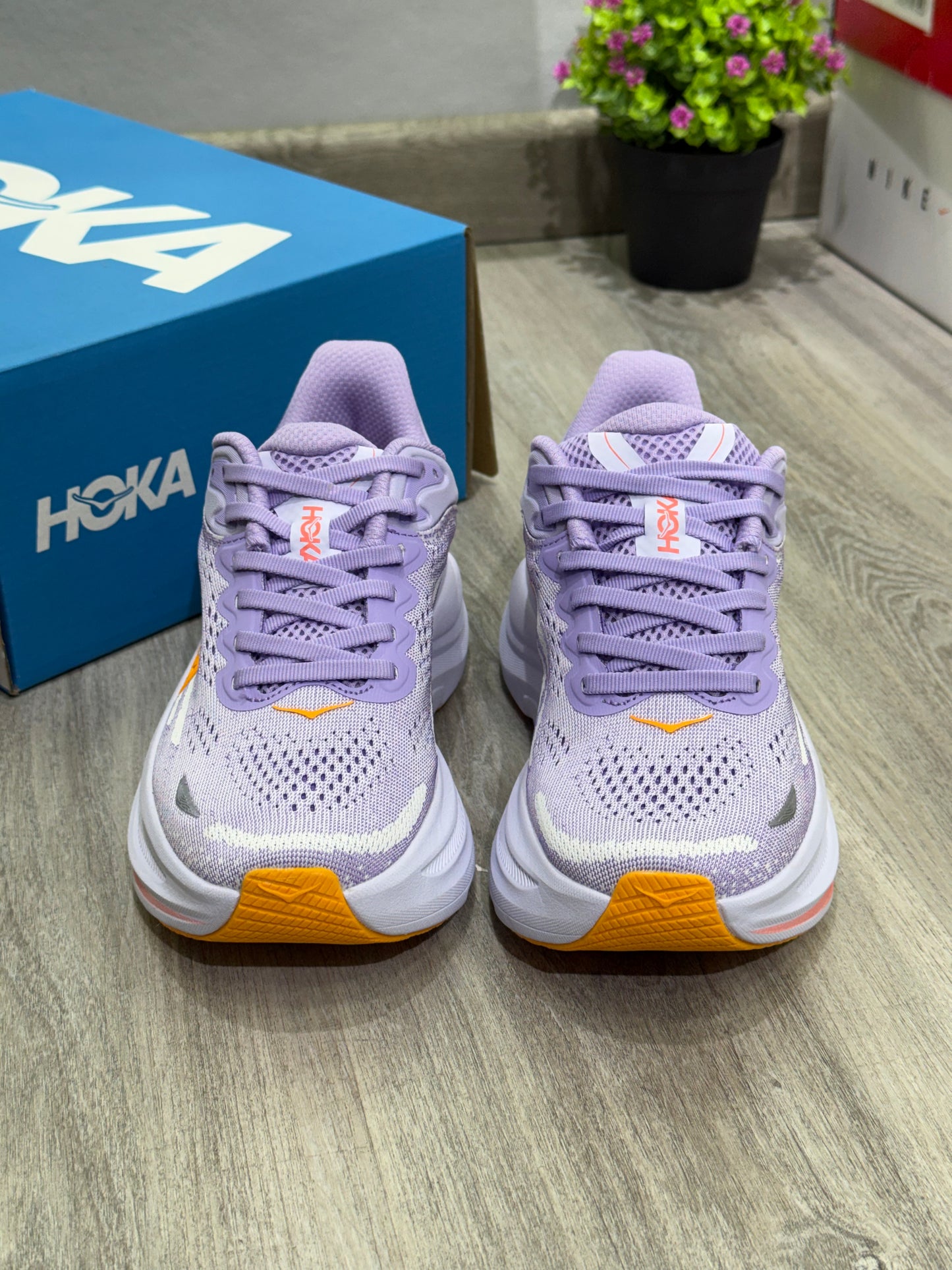 HOKA BONDI 9