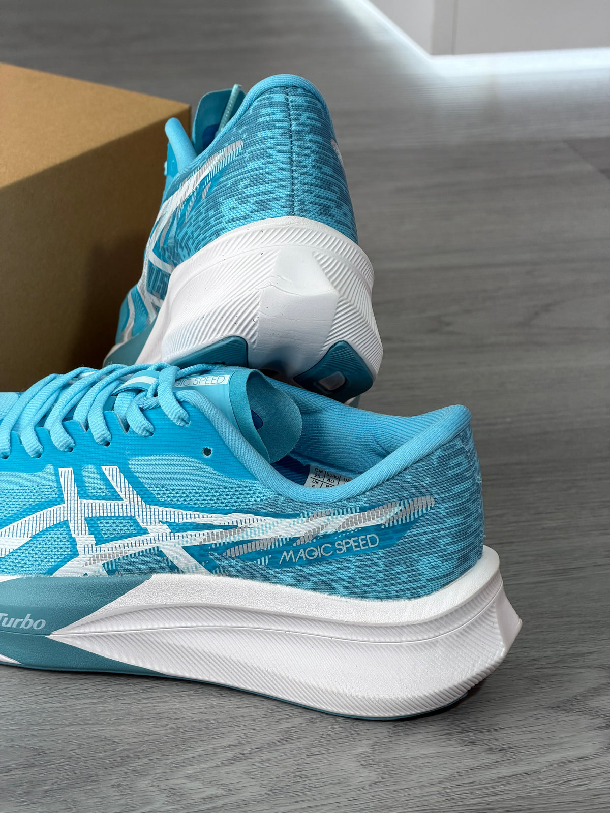 Asics MAGIC SPEED