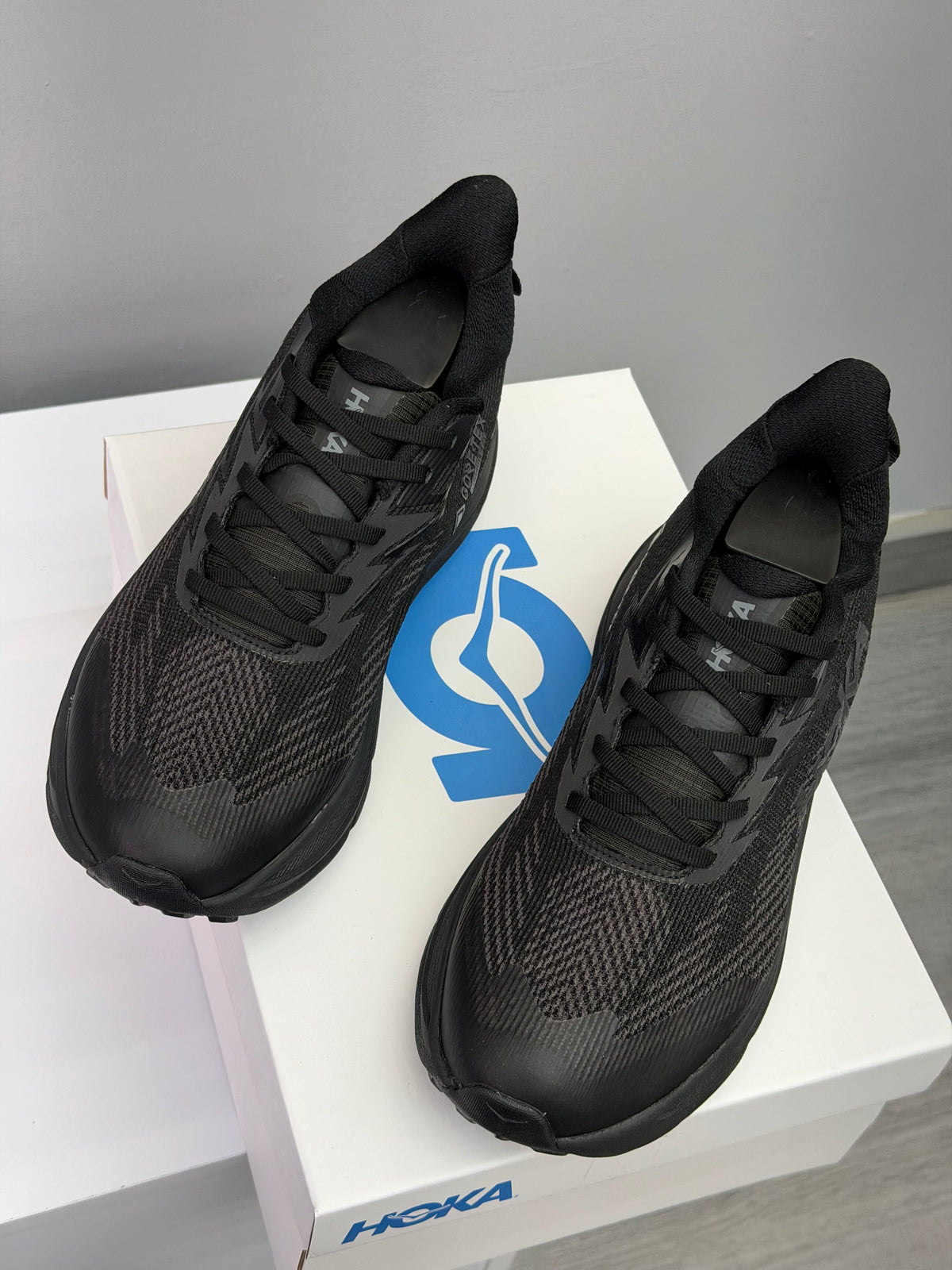 HOKA CHALLENGER 8