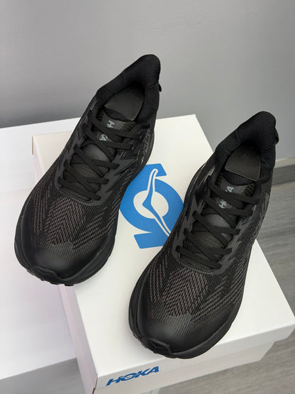 HOKA CHALLENGER 8