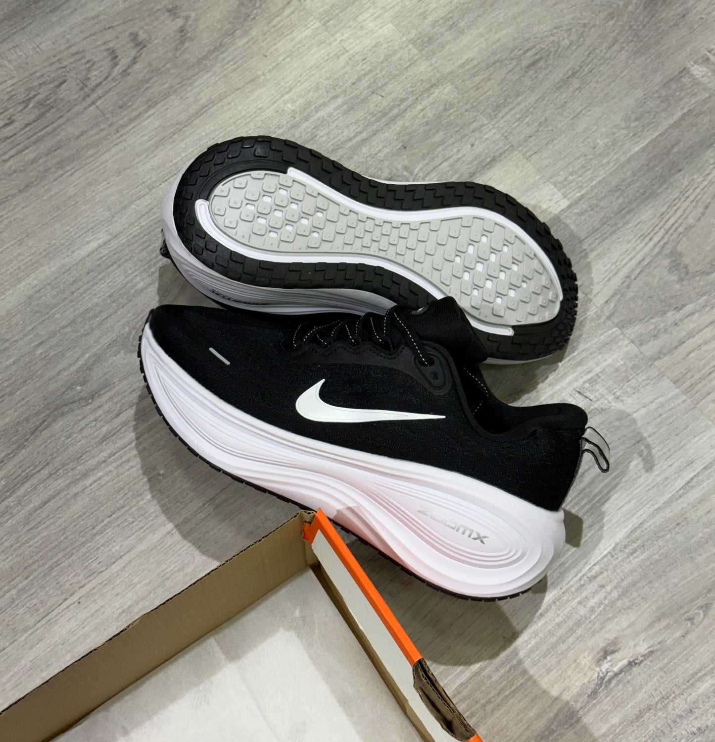 Nike Vomero PLUS