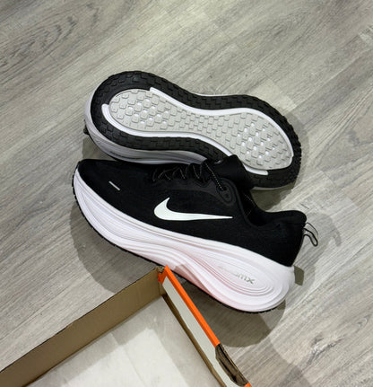 Nike Vomero PLUS