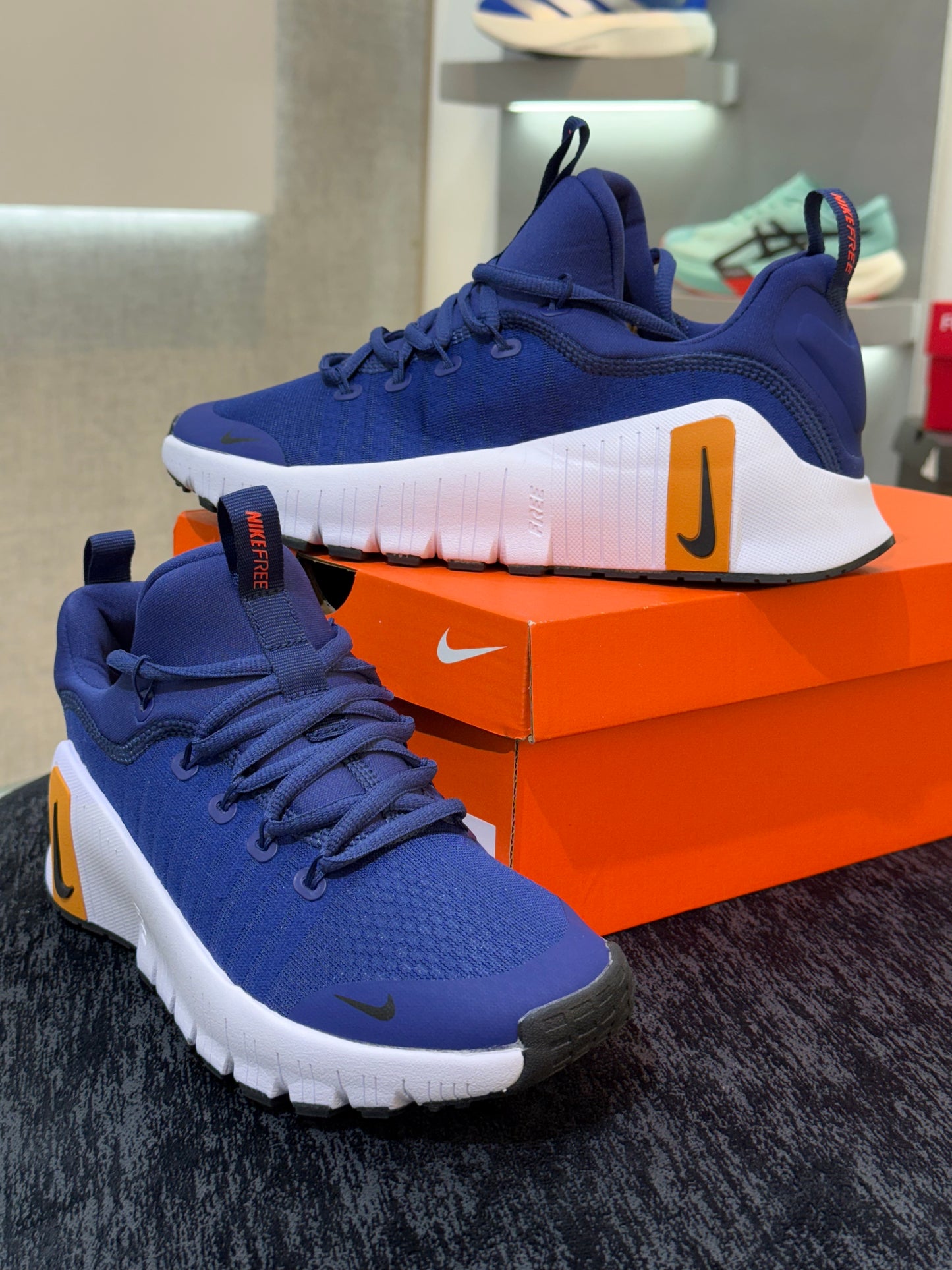 NIKE FREE METCON