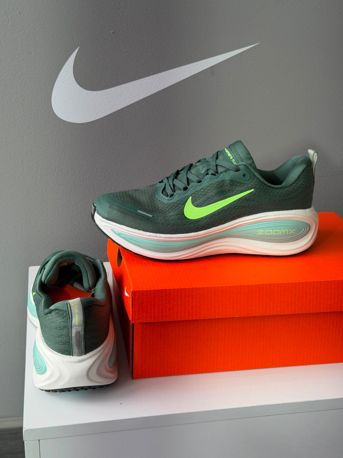 NIKE VOMERO PLUS