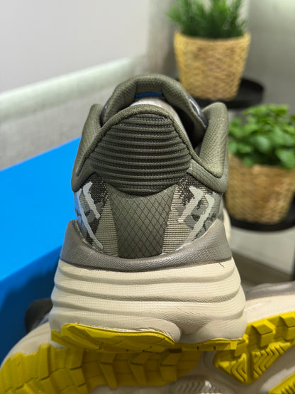 Hoka Stinson 7