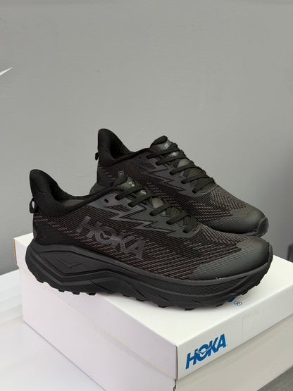 HOKA CHALLENGER 8