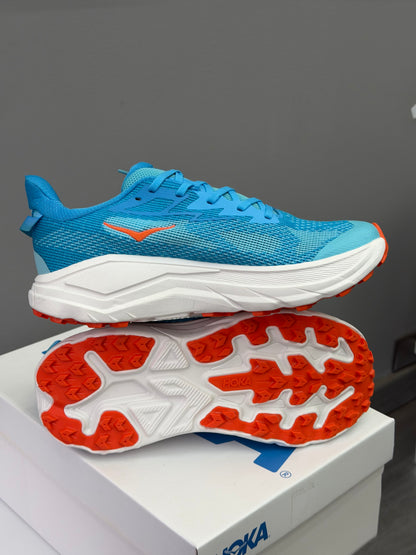 HOKA CHALLENGER 8
