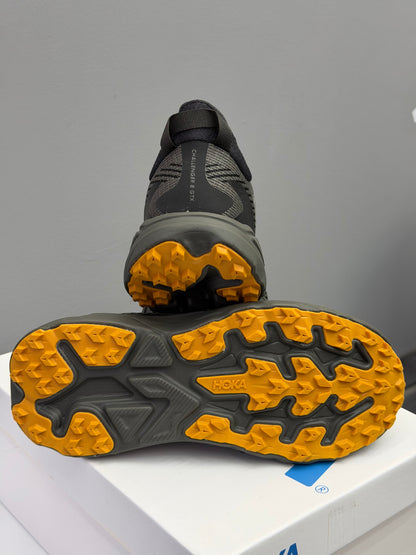 HOKA CHALLENGER 8