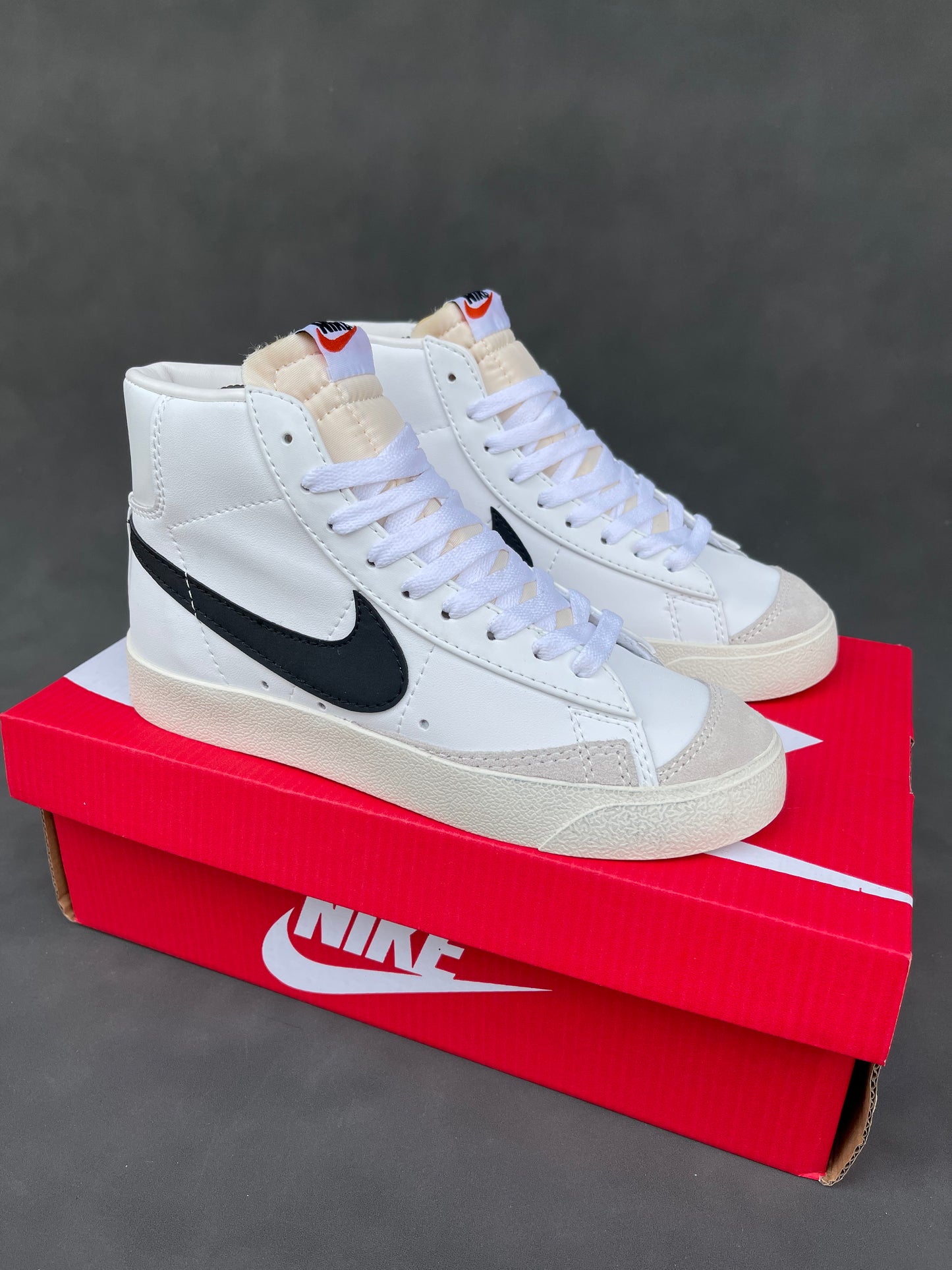 BLAZER MID